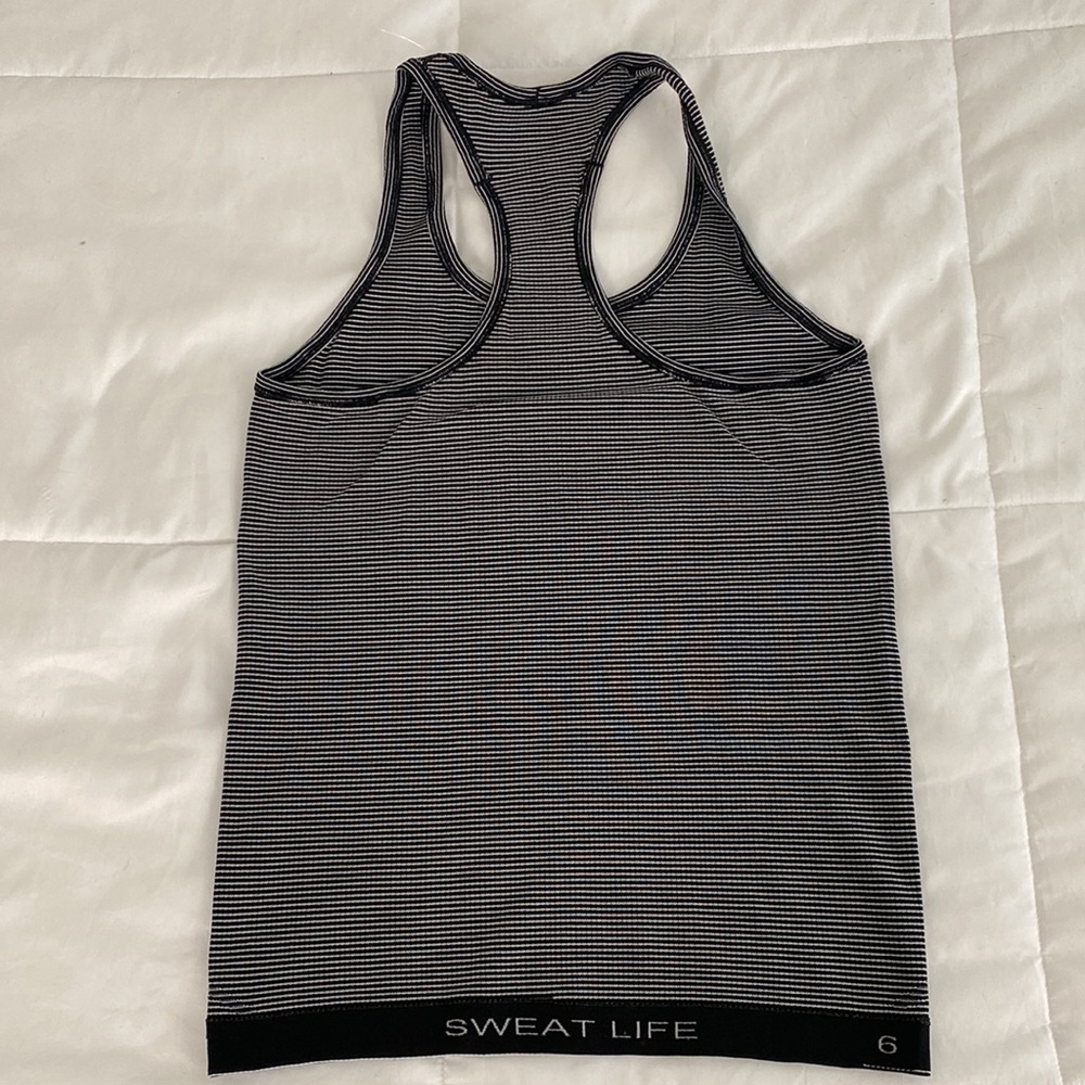 Lululemon size 6 Swiftly Racerback tank top - Picture 4 of 6